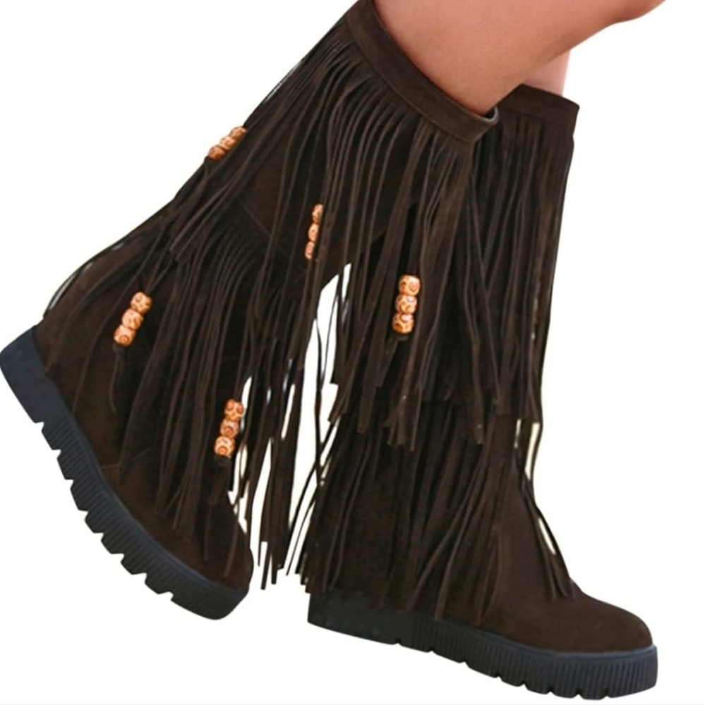 NWOT mocassin boots